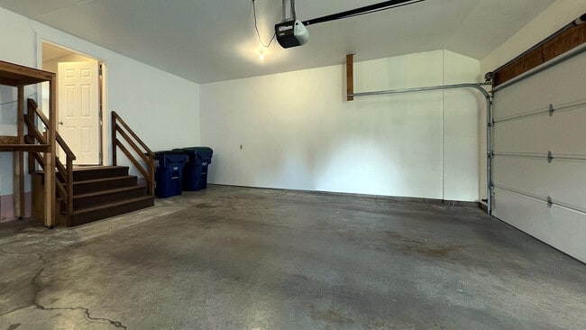 Building Photo - 720 N 16th Ave