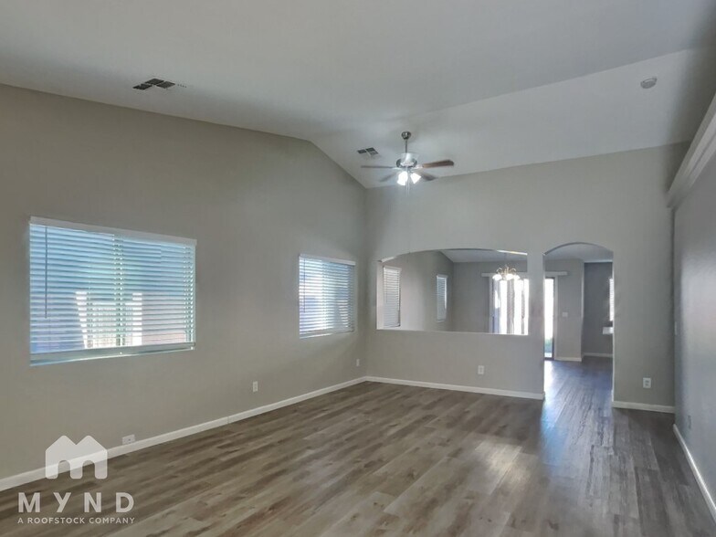 Building Photo - 3412 W Fraktur Rd