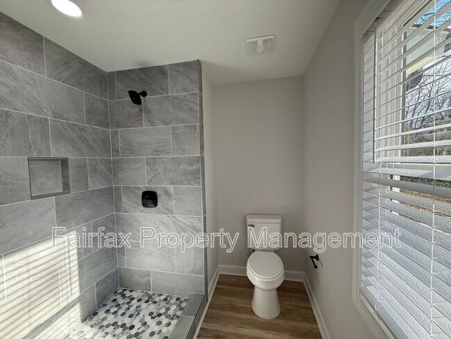 Building Photo - 312 Price Ave