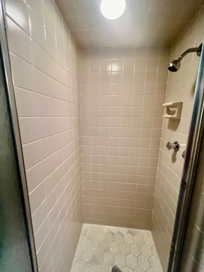 Building Photo - 4 BR, 1 car garage, Very desirable Pine Valley Community and Schools! Fenced yard! Hard wood floo...