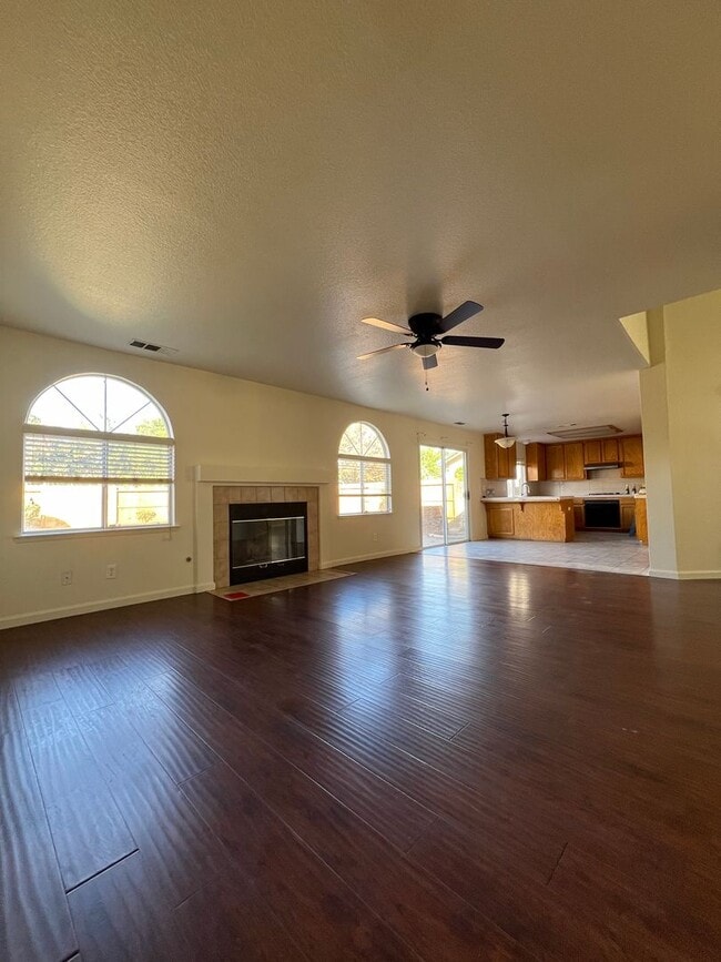 Building Photo - ***COMING SOON!!*** LOS BANOS HOME