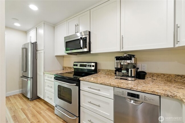 Building Photo - 1810 43rd Ave E