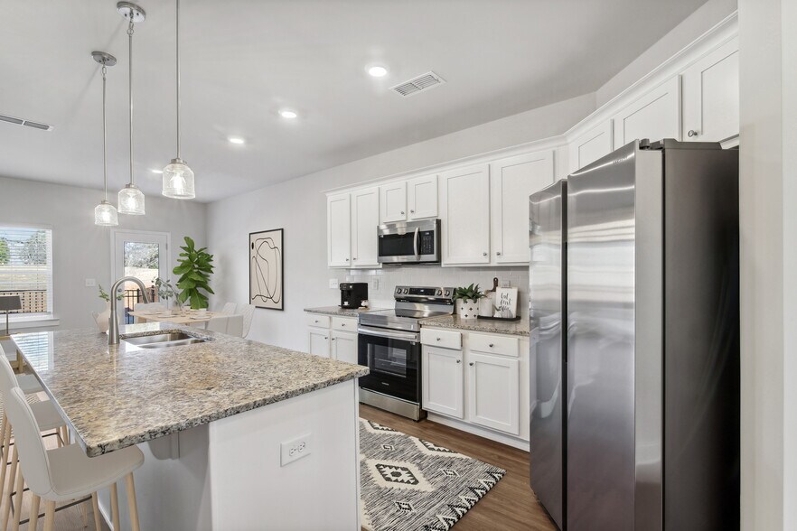 Primary Photo - Pine Valley Commons