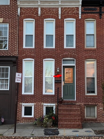 Primary Photo - 1552 Boyle St