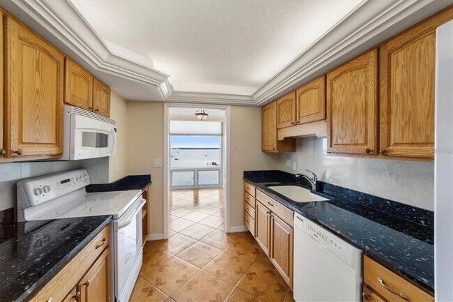 Building Photo - 1111 N Gulfstream Ave