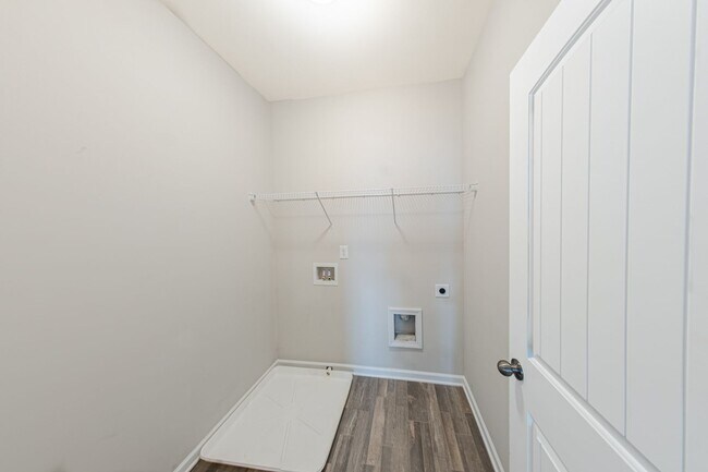 Building Photo - 108 Bryon Ln