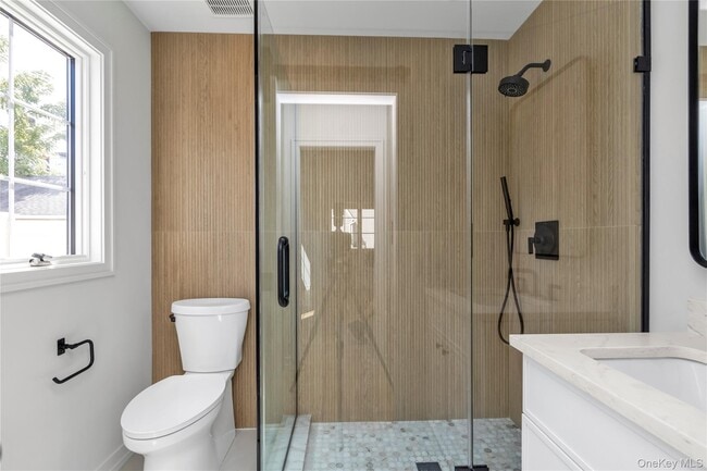 Building Photo - 157 Lincoln Ave