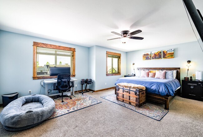 Building Photo - Beautiful home in Ryen Glenn with Fantasti...