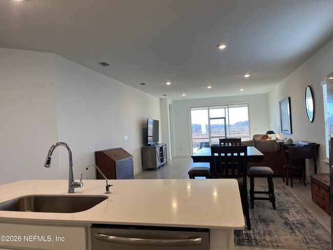 Building Photo - 66 Otsego Ln