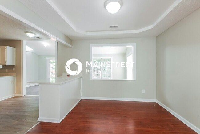 Building Photo - 4 Bedroom Pet-Friendly Home in Charlotte, NC with Main Street Renewal