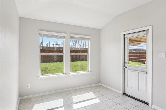 Building Photo - 9701 Kensley Rose Dr
