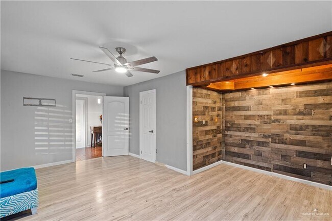 Building Photo - 21 8th