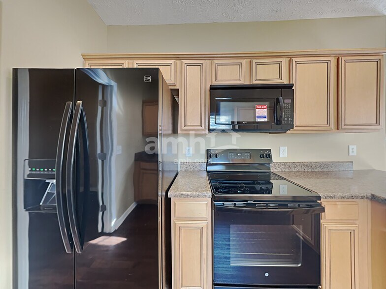 Building Photo - 366 Sarava Ln