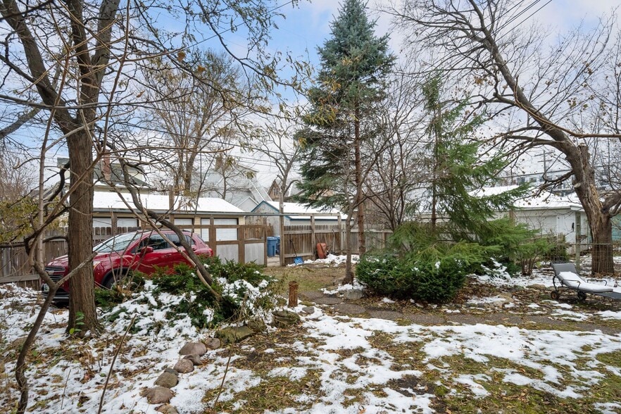 Fenced-in private backyard. Secure parking with motion activated flood lights. - 3032 grand ave