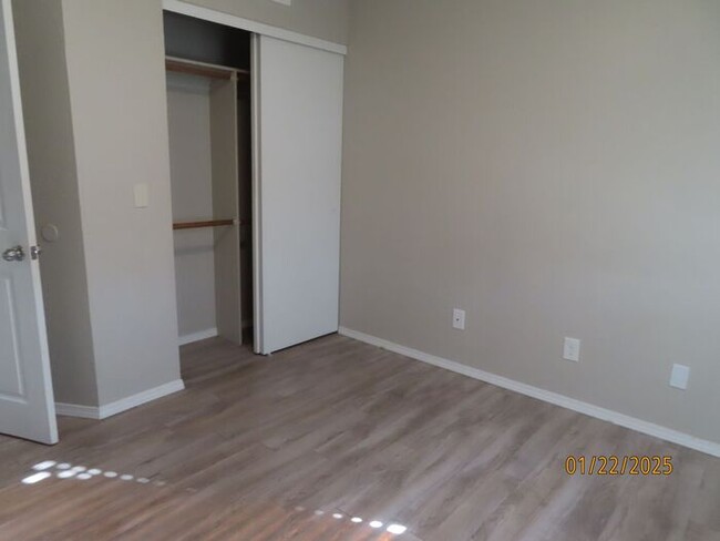 Building Photo - Beautiful 2 Bedroom 2 bath Condo In Scotts...