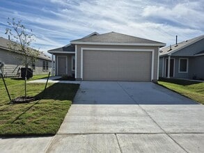 Building Photo - 916 Calley Pear Trl