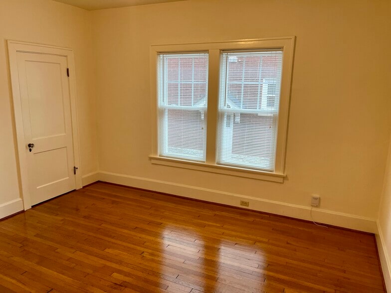Front Bedroom - 1324 Fontaine Rd