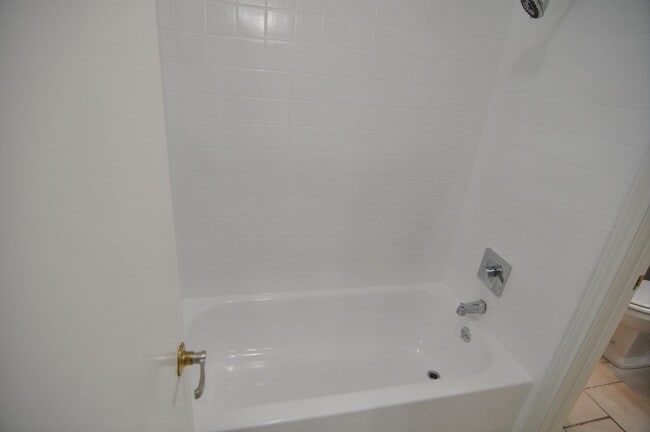 Building Photo - Spacious 4-Bedroom, 2-Bathroom Townhome in Grand Prairie!