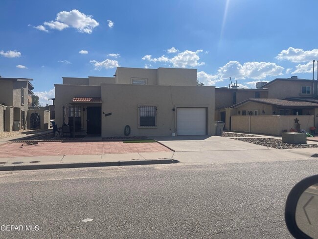 Building Photo - 10640 Cuatro Vistas Dr