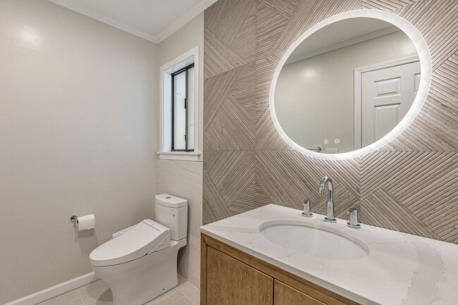 Building Photo - Beautiful Remodeled 3 Bedroom Townhome