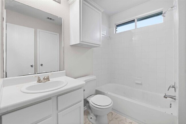 Building Photo - 112 Ames Cove
