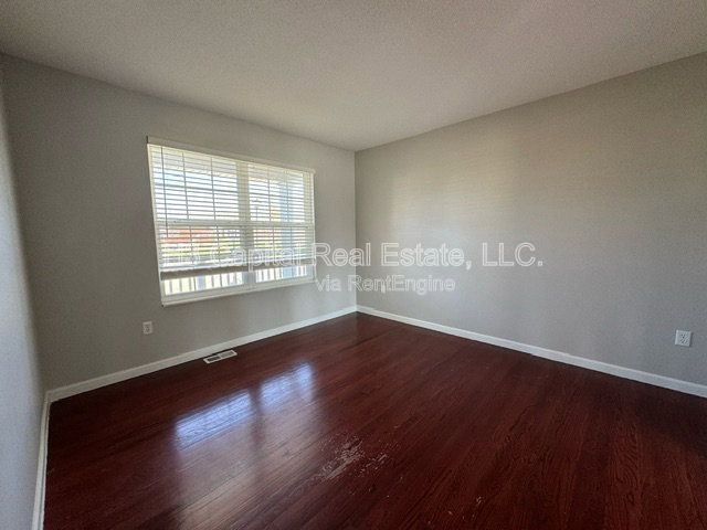 Building Photo - 1041 Flora Lake Ct