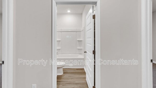 Building Photo - 319 Murphy Ln