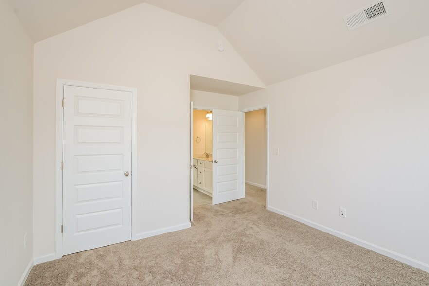 Building Photo - 6053 Bakerville Ln