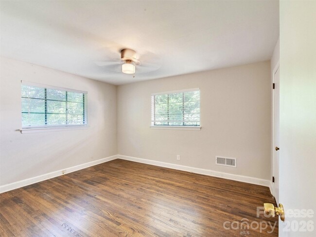 Building Photo - 1518 Mimosa Ave