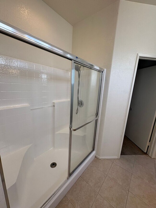 Building Photo - Beautiful Horsethief Canyon Ranch Home located in Corona