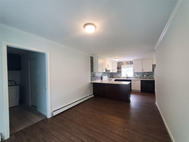 Building Photo - 14 Westcliff Dr