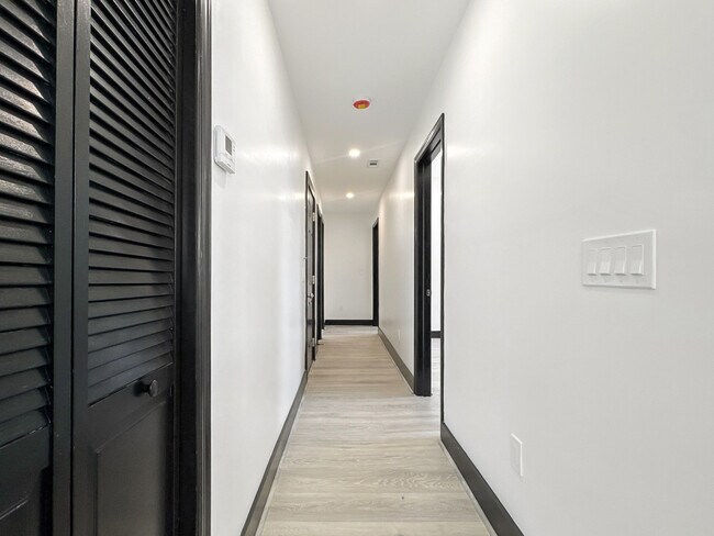 Building Photo - 2325 Reisterstown Rd