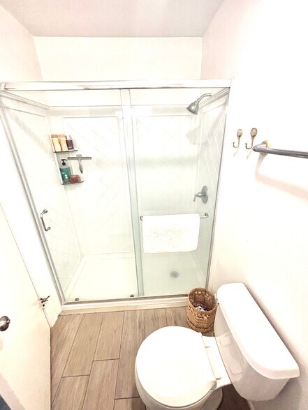 Building Photo - 501 18th St