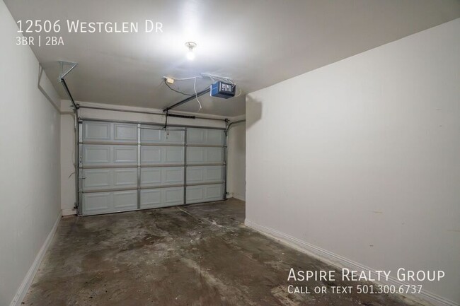 Building Photo - 12506 Westglen Dr