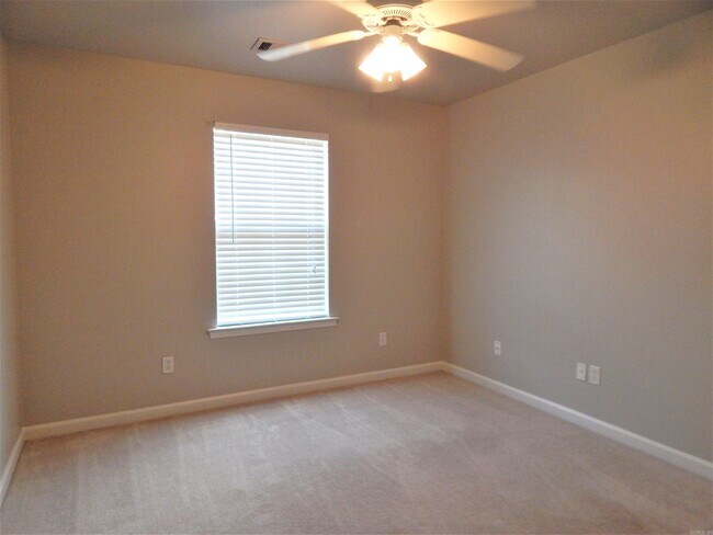 Building Photo - 451 Wisteria Dr