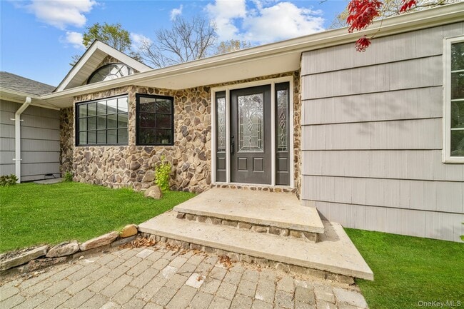 Building Photo - 257 Southlawn Ave