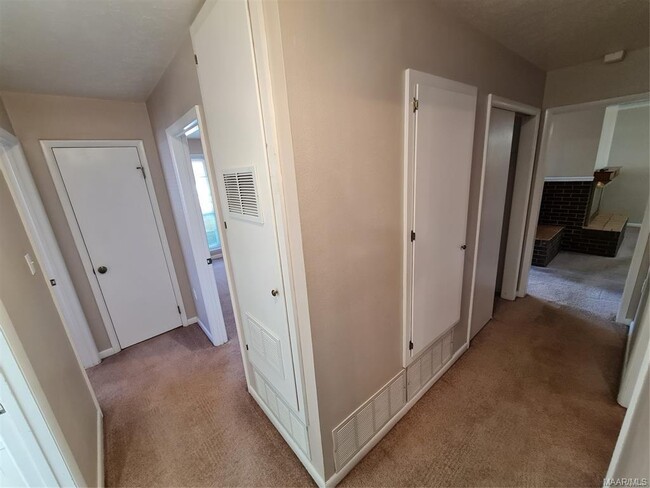 Building Photo - 109 Griffith Ave