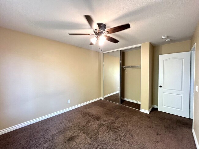 Building Photo - 3 bed, 3 bath located in Ontario, CA!
