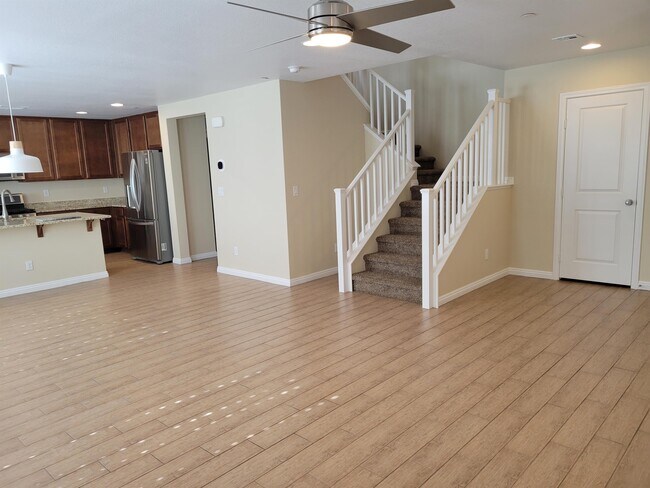 Building Photo - 3001 Camino Sereno Ave