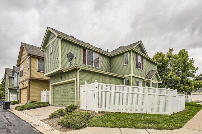 Building Photo - 1642 S Buckley Way