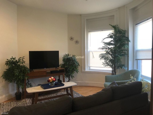 Building Photo - 2 br, 1 bath  - 10 Brainerd Rd # 10-47