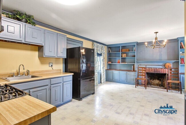 Building Photo - HISTORIC FARMHOUSE ON AN ACRE IN MANAKIN