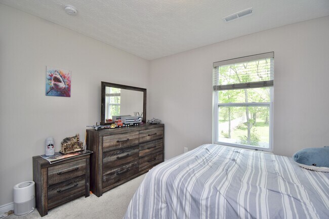 Building Photo - 7164 Glenvalley Dr