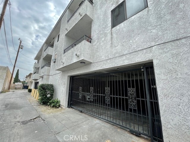 Building Photo - 1212 Gladys Ave