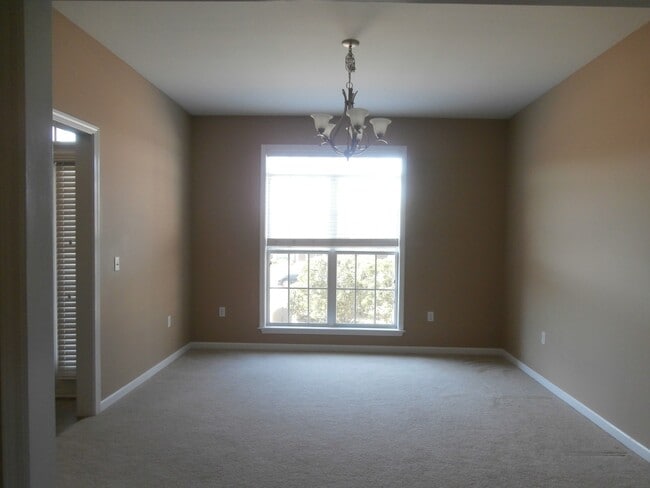 Building Photo - Fountain Crest Subdivision