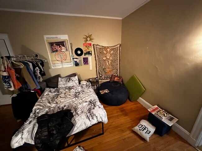 Building Photo - 54 Egmont St