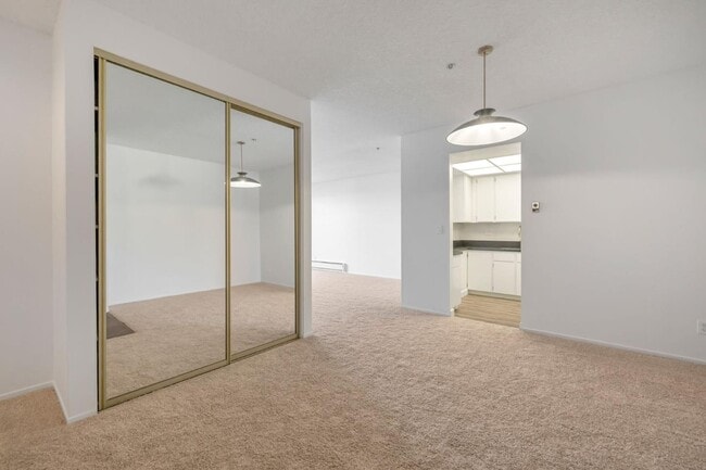 Building Photo - 1515 Floribunda Ave