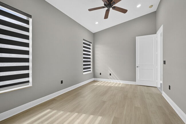 Building Photo - 2162 Stotesbury Way