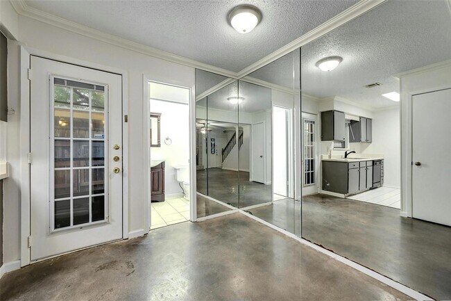 Building Photo - 8400 Jamestown Dr