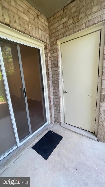 Building Photo - 18302 Streamside Dr